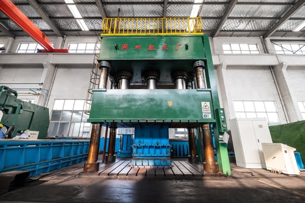 Máy ép thủy lực 2.000 tấn