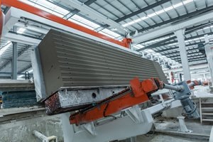 Hệ thống làm sạch mặt trên và mặt dưới phôi AAC